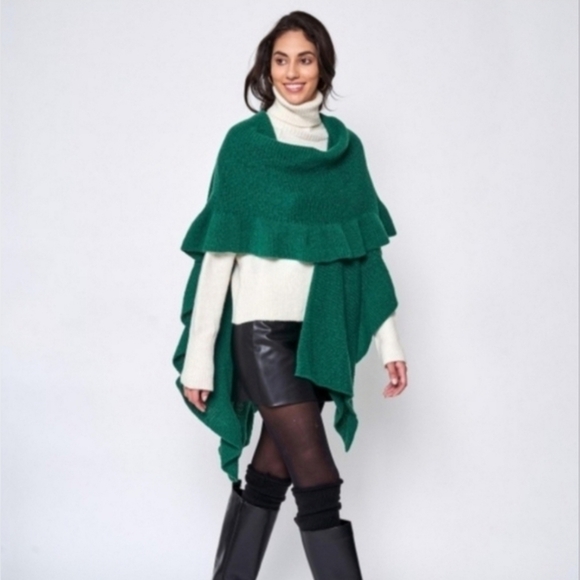 Green Ruffle Ruana Wrap - Picture 3 of 3